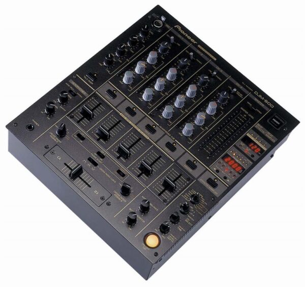 Pioneer  DJM 600