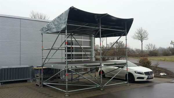 LAYHER FOH/DJ Tower 4x3m Bühnenhöhe ca. 1,4m , Treppe Seitlich